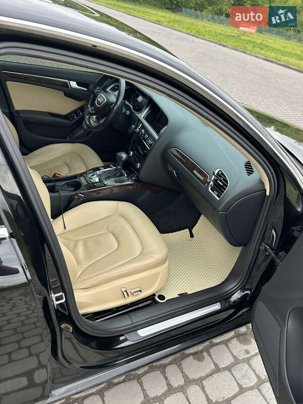 Седан Audi A4 2013 в Львове