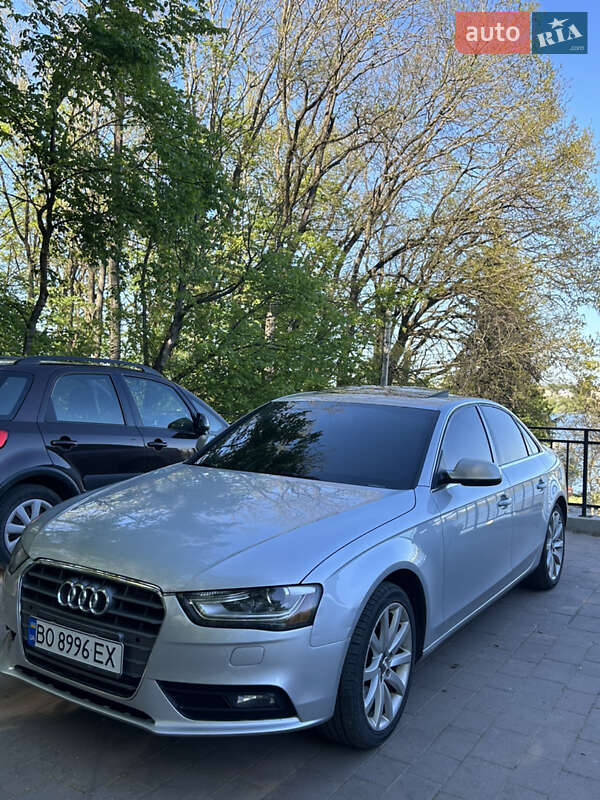 Седан Audi A4 2012 в Тернополе