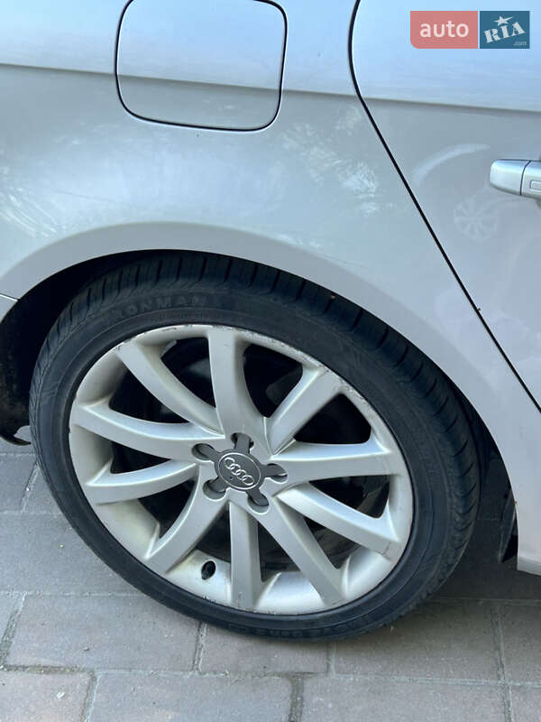 Седан Audi A4 2012 в Тернополе