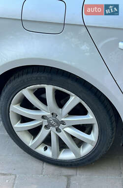 Седан Audi A4 2012 в 