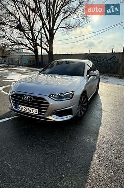 Седан Audi A4 2021 в 
