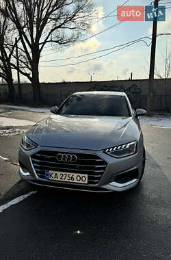 Седан Audi A4 2021 в 