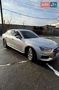 Седан Audi A4 2021 в 