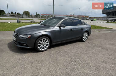 Седан Audi A4 2012 в 