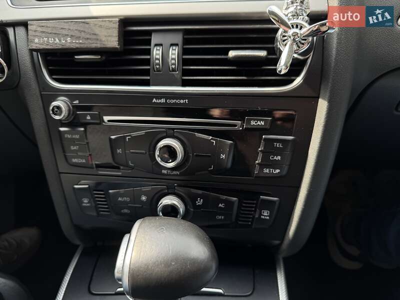 Седан Audi A4 2014 в Києві