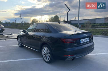 Седан Audi A4 2018 в 