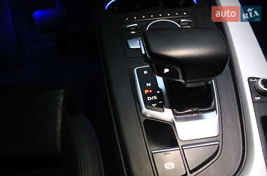 Универсал Audi A4 2017 в 