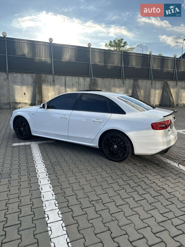 Седан Audi A4 2014 в Ивано-Франковске