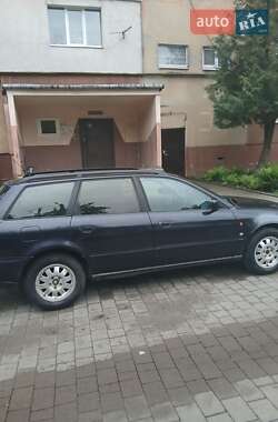 Універсал Audi A4 1996 в 