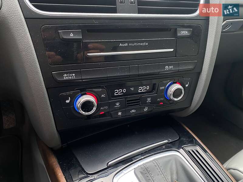 Седан Audi A4 2013 в Львове