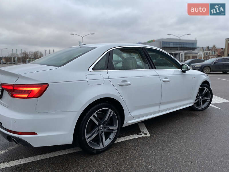 Седан Audi A4 2016 в Киеве