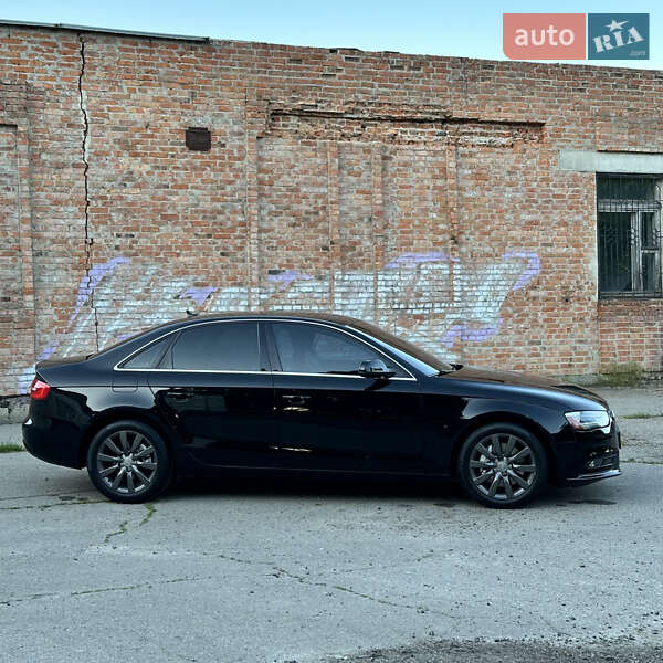 Седан Audi A4 2013 в Лубнах