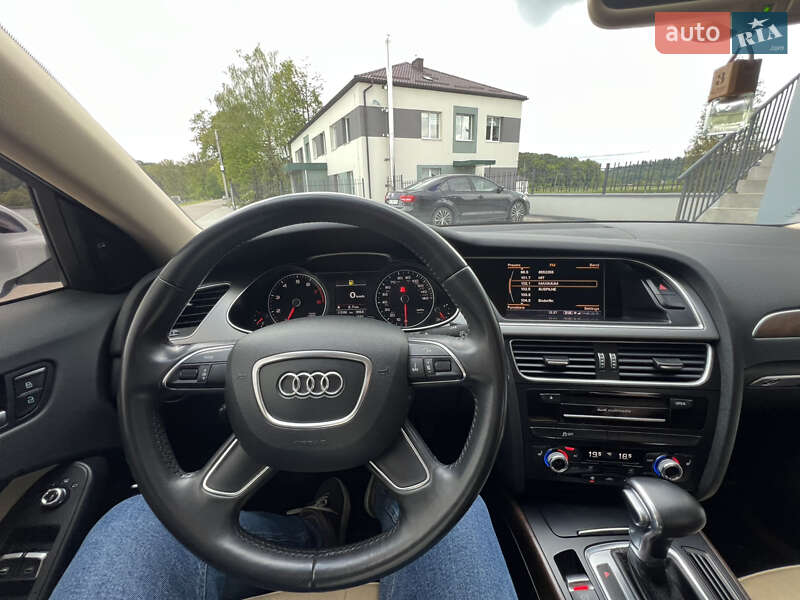 Седан Audi A4 2014 в Львові