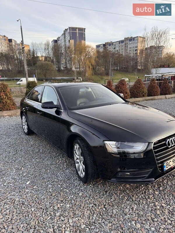 Седан Audi A4 2013 в Львове