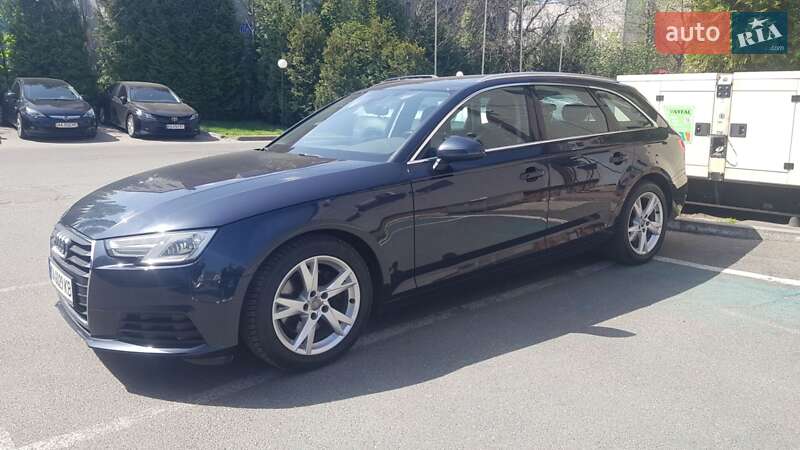 Универсал Audi A4 2017 в Киеве