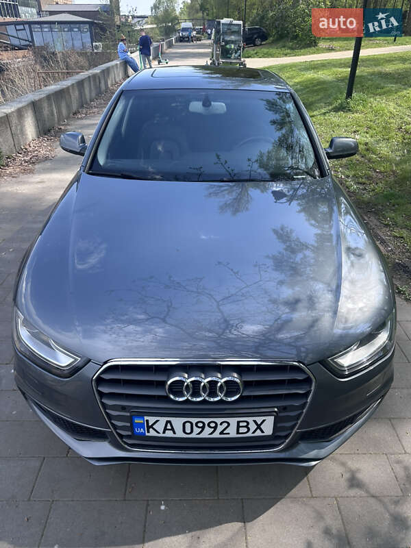 Седан Audi A4 2014 в Киеве