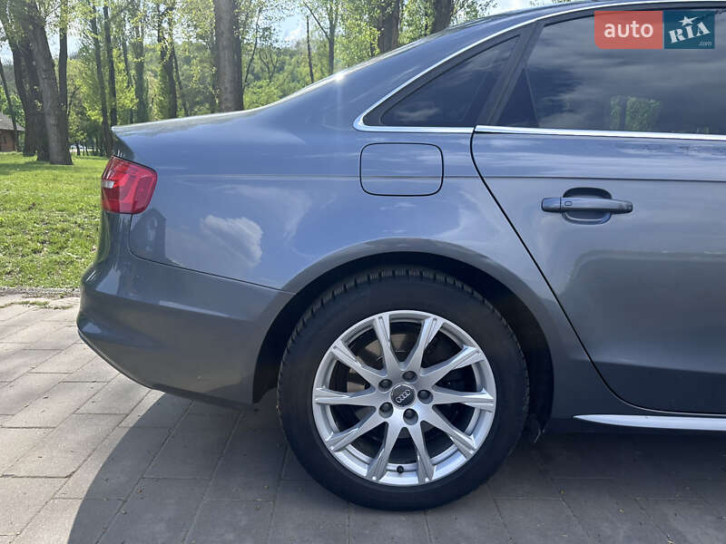 Седан Audi A4 2014 в Киеве
