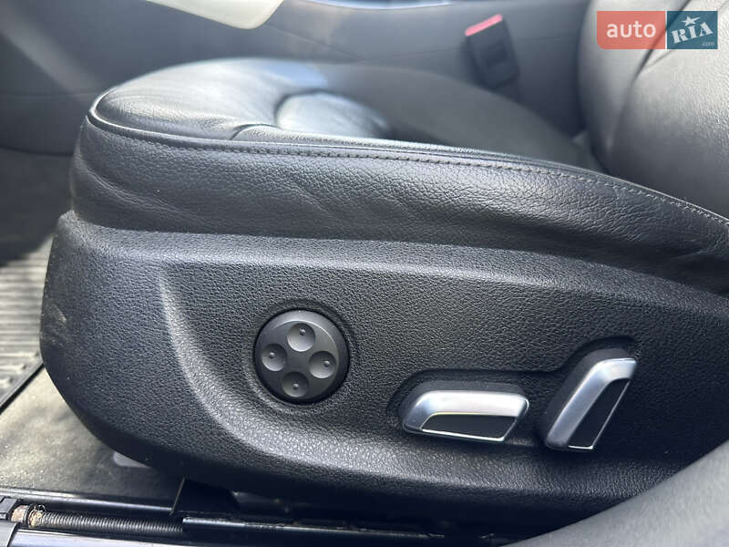 Седан Audi A4 2014 в Киеве