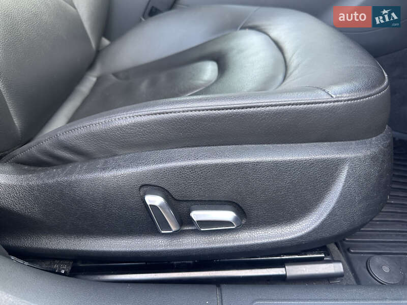 Седан Audi A4 2014 в Киеве
