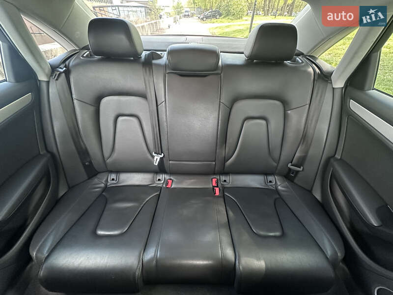 Седан Audi A4 2014 в Киеве