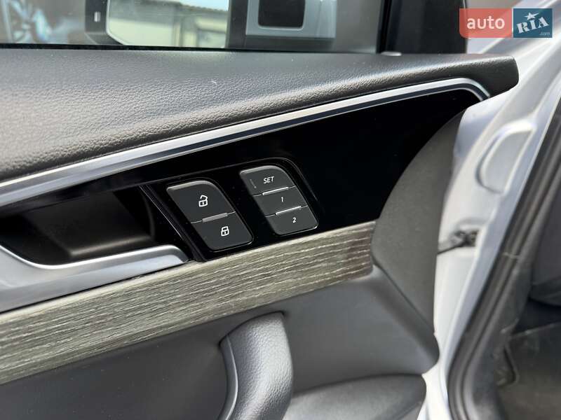 Седан Audi A4 2020 в Львове