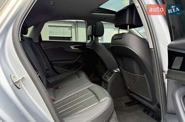 Седан Audi A4 2020 в 