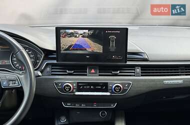 Седан Audi A4 2020 в 