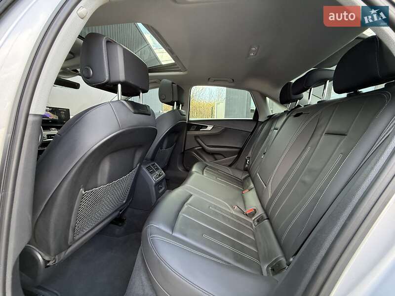 Седан Audi A4 2020 в Львове