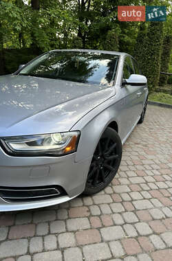 Седан Audi A4 2015 в 