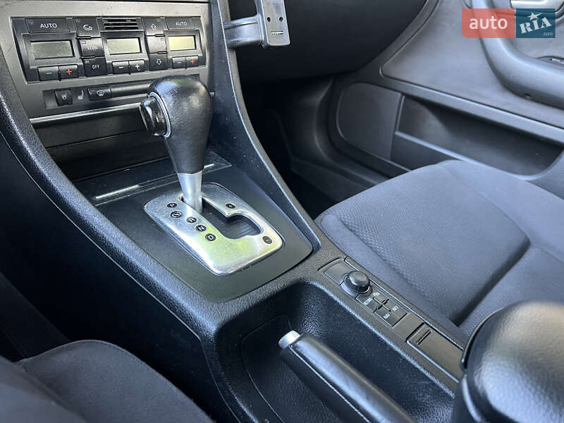 Седан Audi A4 2001 в Дунаевцах