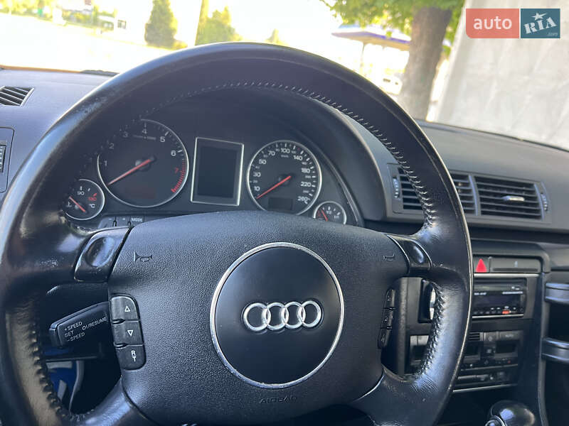 Седан Audi A4 2001 в Дунаевцах