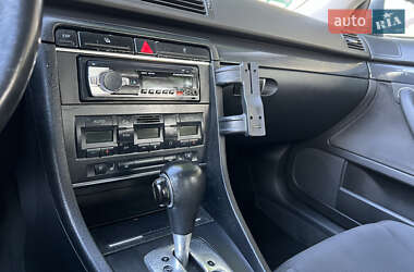 Седан Audi A4 2001 в 