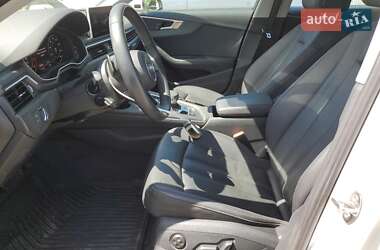 Седан Audi A4 2019 в 