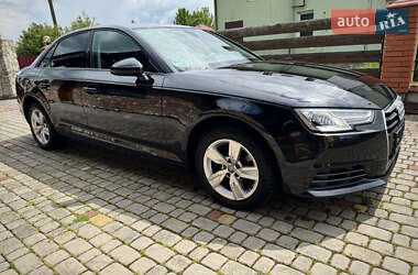 Седан Audi A4 2018 в 