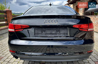 Седан Audi A4 2018 в 