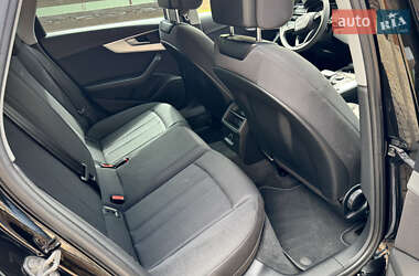 Седан Audi A4 2018 в 
