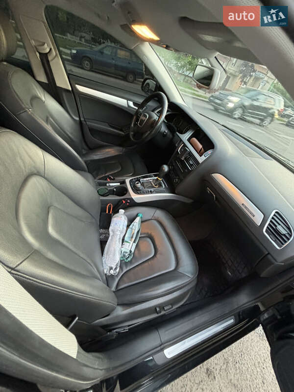 Седан Audi A4 2010 в Ивано-Франковске