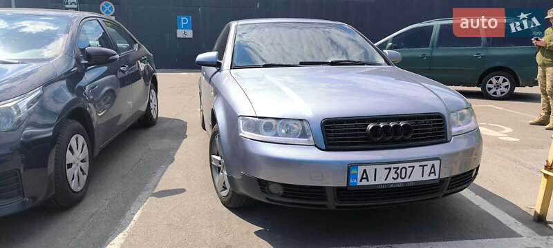 Седан Audi A4 2004 в Василькове