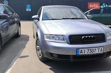 Седан Audi A4 2004 в 