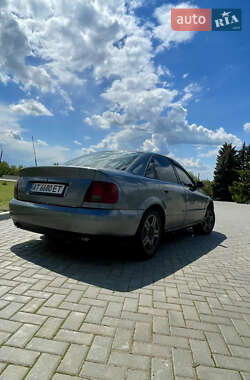 Седан Audi A4 1998 в 