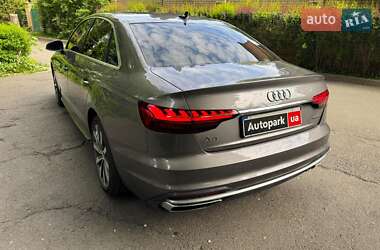 Седан Audi A4 2021 в 