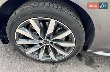 Седан Audi A4 2021 в 