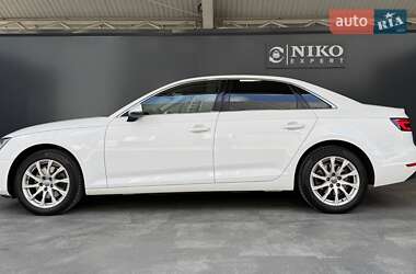 Седан Audi A4 2017 в 