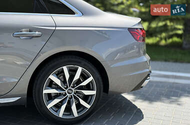 Седан Audi A4 2021 в 