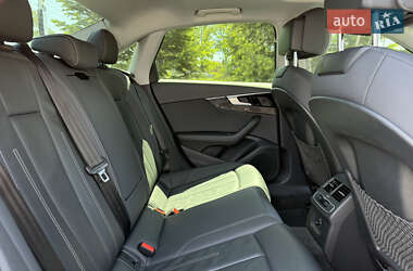 Седан Audi A4 2021 в 