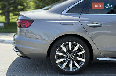 Седан Audi A4 2021 в 