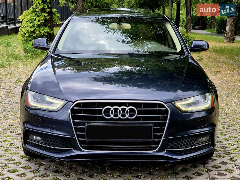 Седан Audi A4 2015 в 