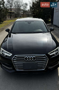 Седан Audi A4 2018 в 