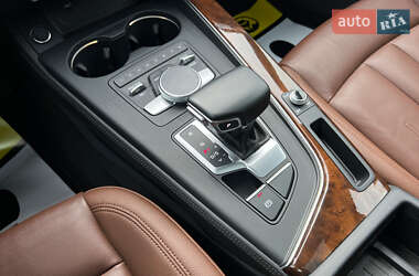 Седан Audi A4 2019 в 
