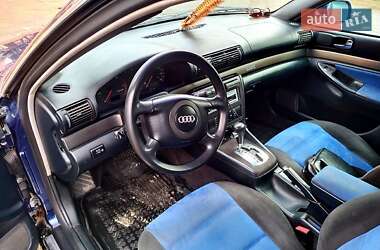 Седан Audi A4 2000 в 